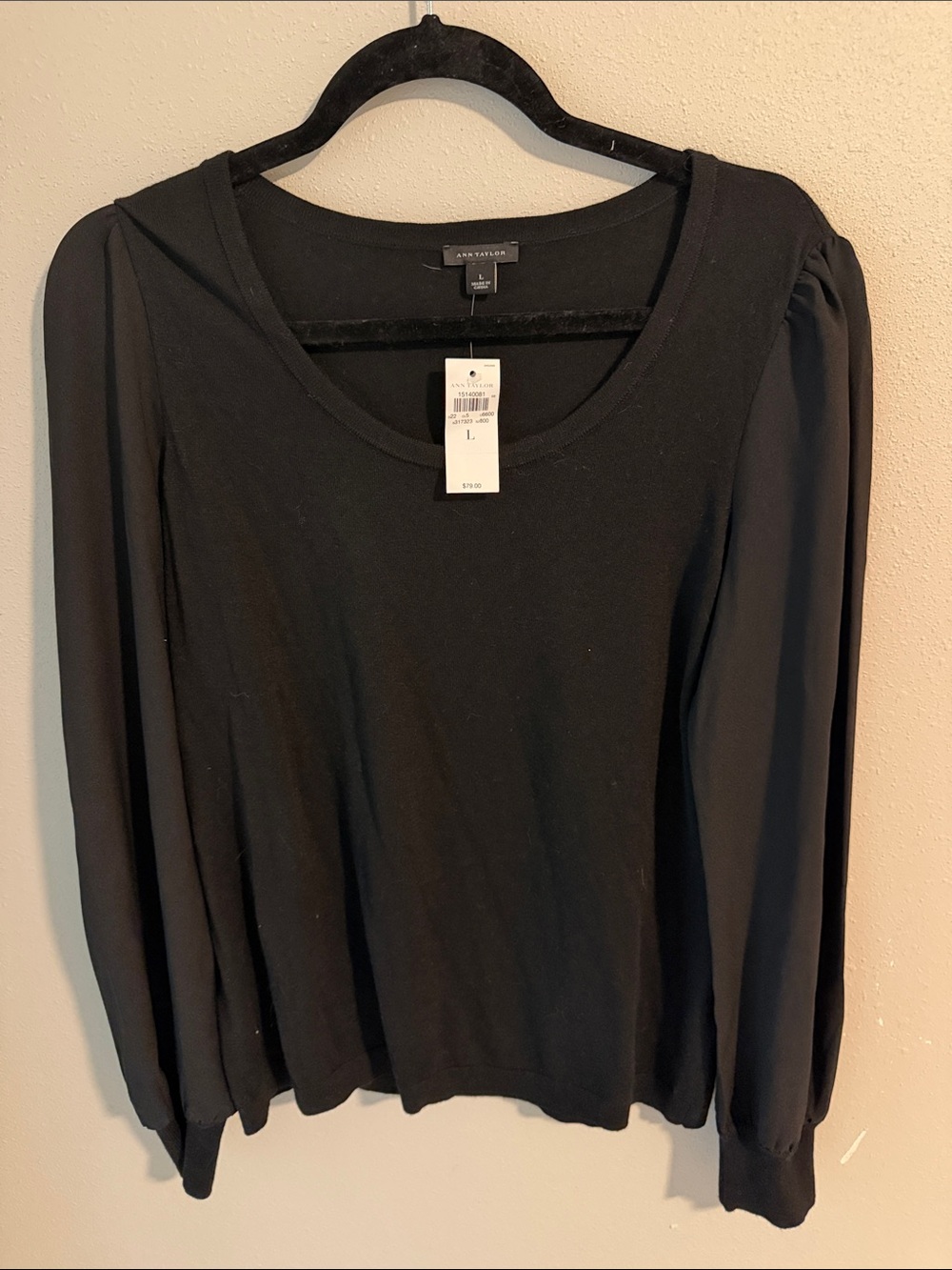 Ann Taylor Black Puff-Sleeve Long Sleeve Scoop Neck Top